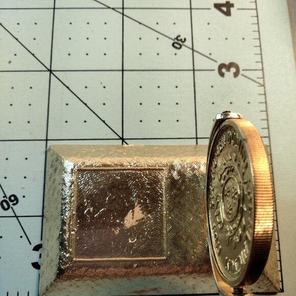 Gold tone medallion Stand Display Let the name of the Lord be Blessed - Picture 5 of 9